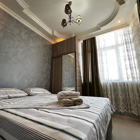 Nukri'S Apartment Batumi Exterior photo