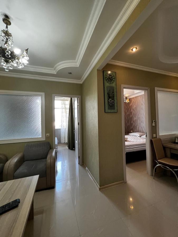 Nukri'S Apartment Batumi Exterior photo